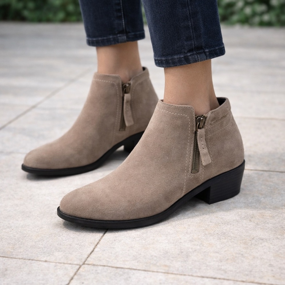 White Mountain Taupe Suede Delaney Ankle Booties Size 8.5M